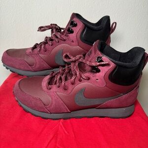 Nike MD RUNNER 2 Burgundy Sneakers